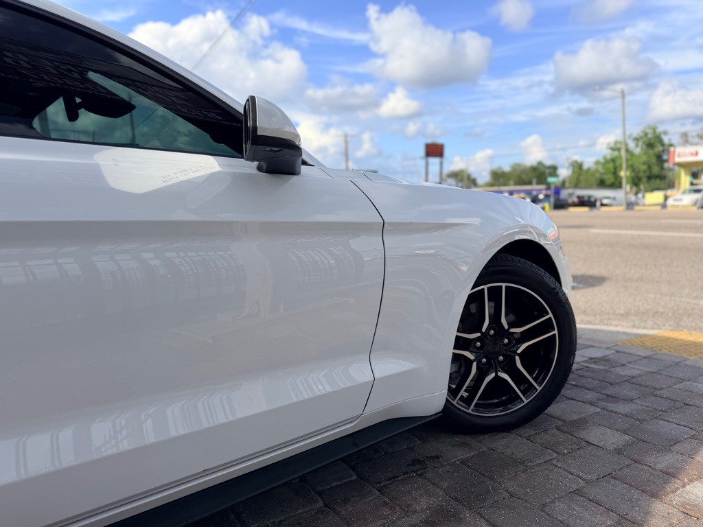 2021 Ford Mustang Image 2