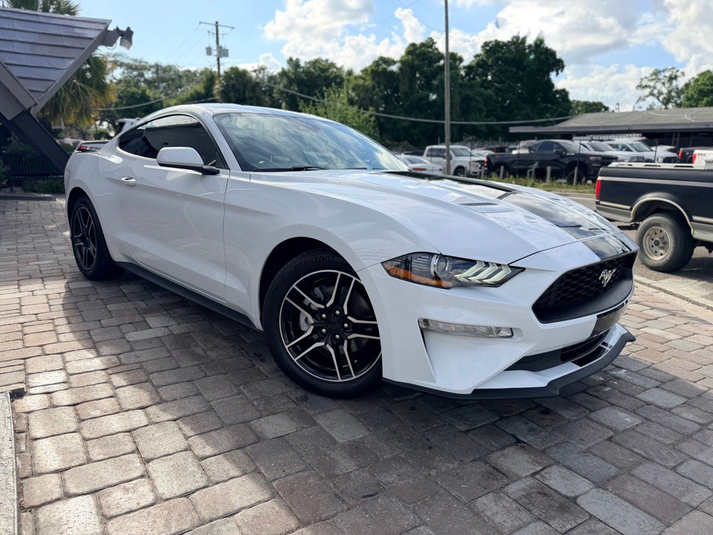 2021 Ford Mustang Image 3