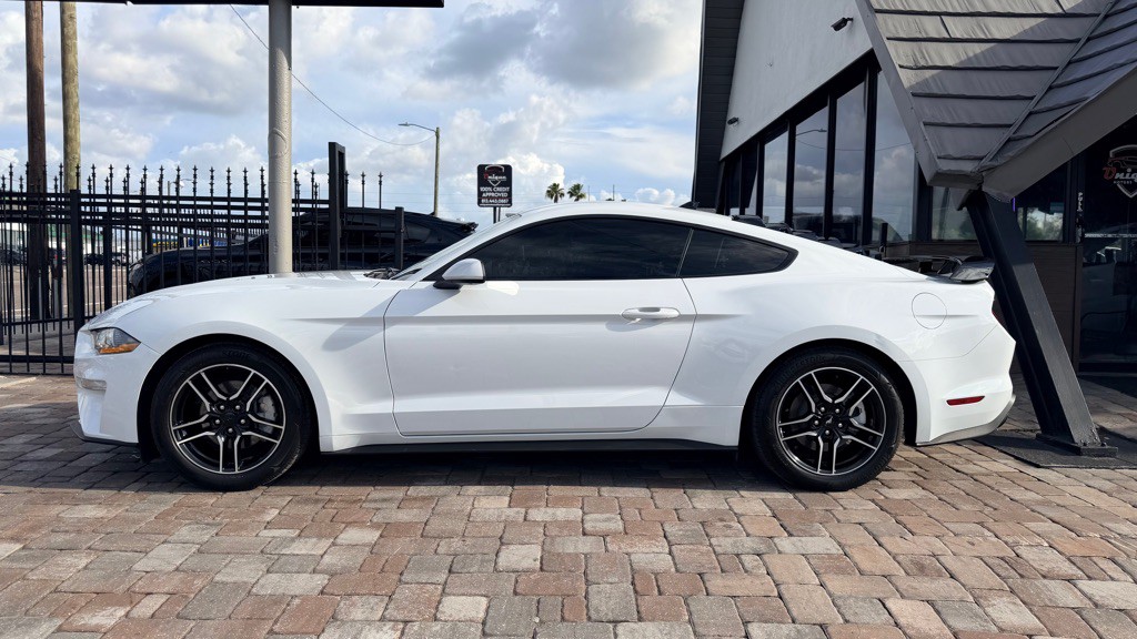 2021 Ford Mustang Image 7