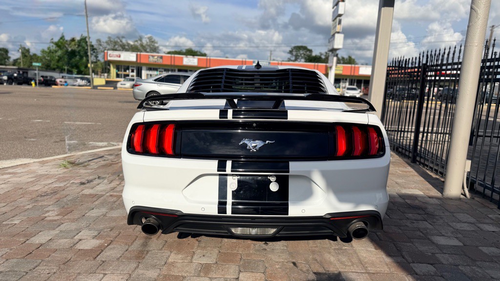 2021 Ford Mustang Image 9