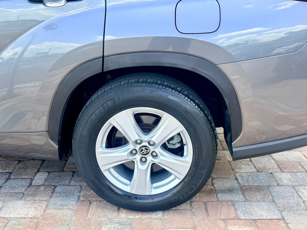 2021 Toyota Highlander Image 13