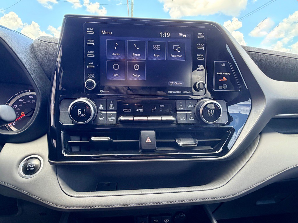 2021 Toyota Highlander Image 17