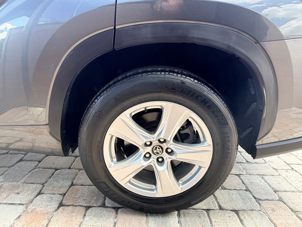 2021 Toyota Highlander Image 26