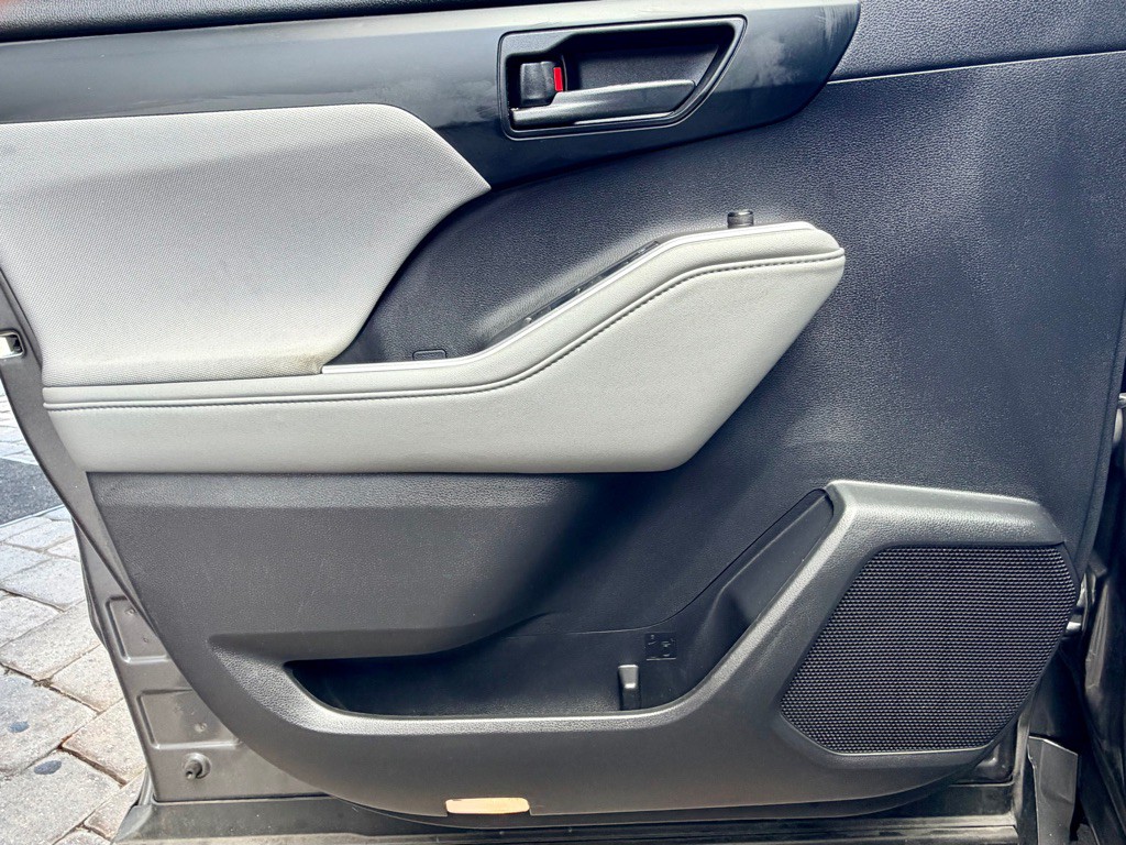 2021 Toyota Highlander Image 27