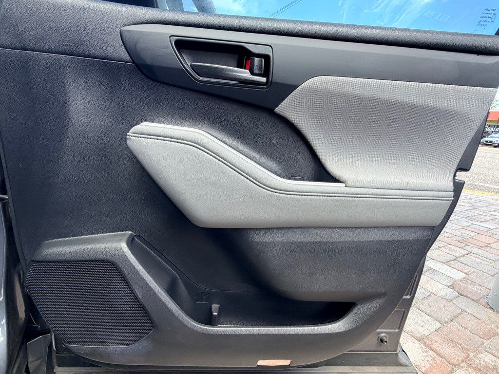 2021 Toyota Highlander Image 31