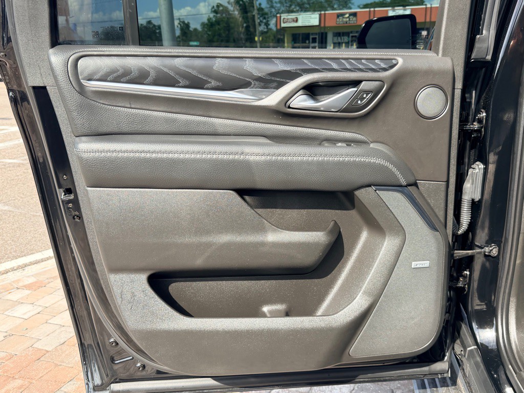 2022 GMC Yukon Image 32