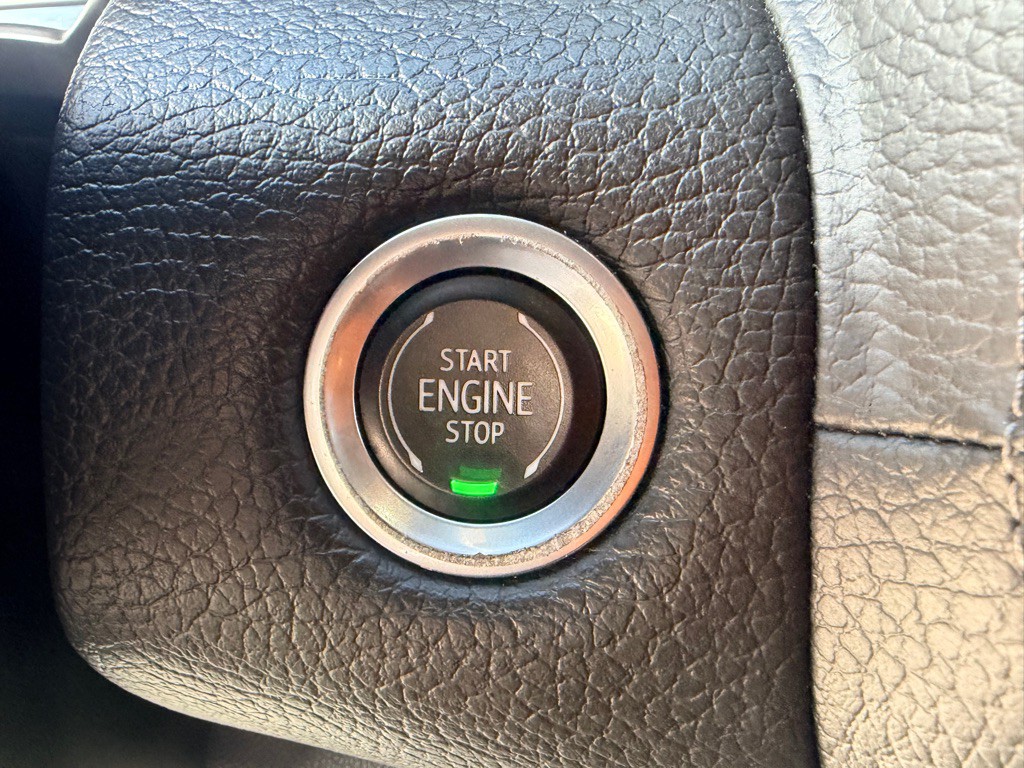 2022 GMC Yukon Image 33