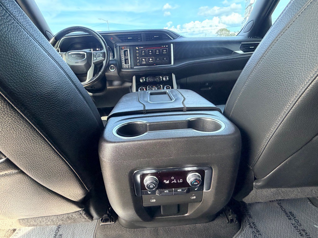 2022 GMC Yukon Image 34