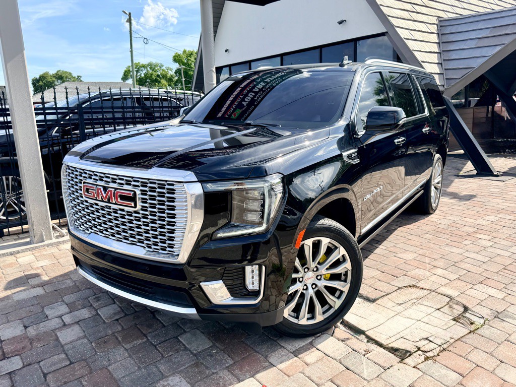 2022 GMC Yukon Image 2