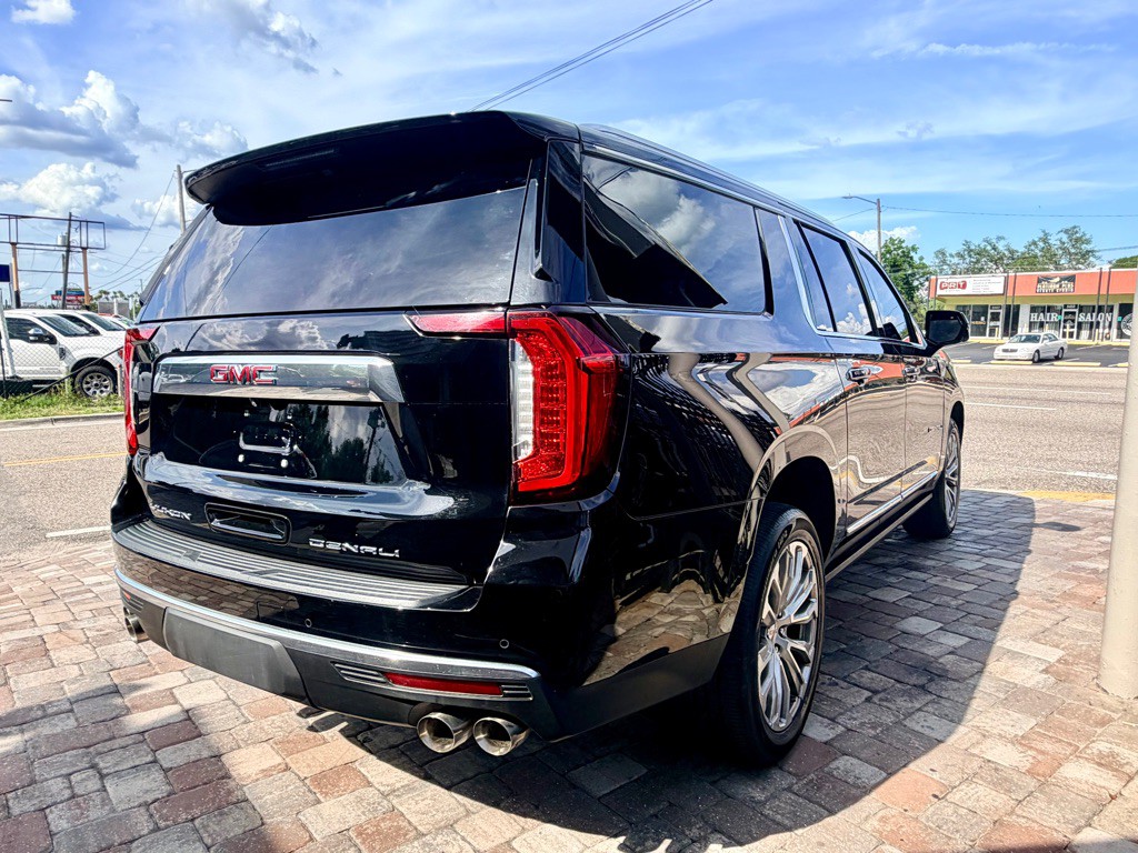 2022 GMC Yukon Image 10