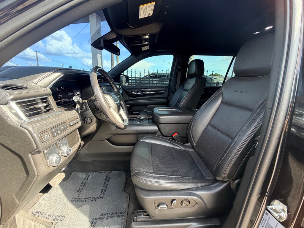 2022 GMC Yukon Image 13