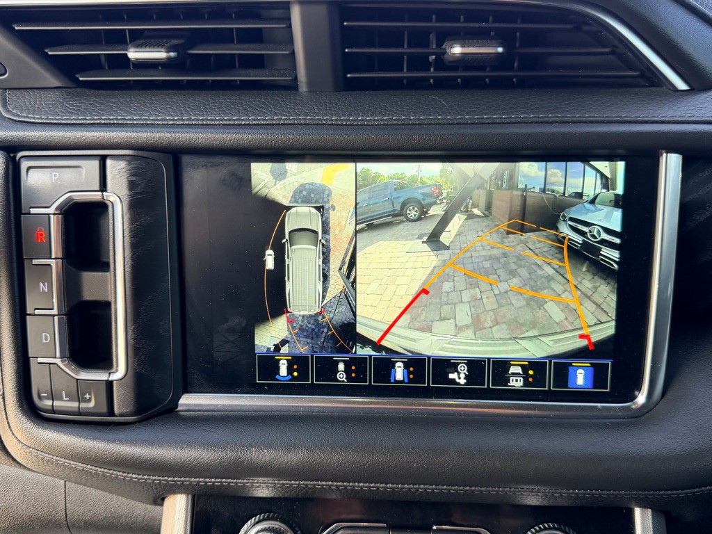 2022 GMC Yukon Image 17