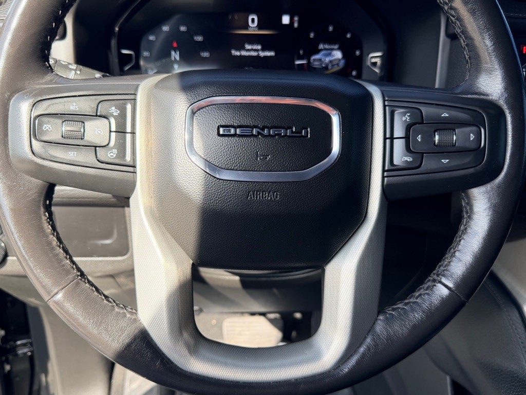 2022 GMC Yukon Image 18