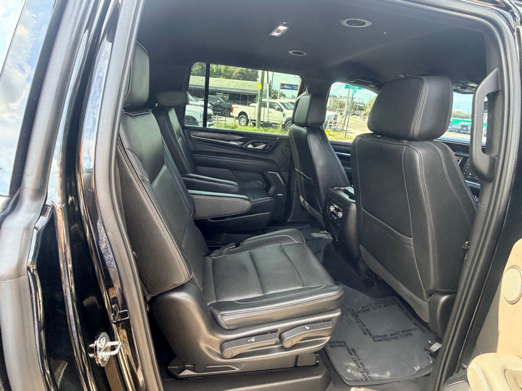 2022 GMC Yukon Image 22
