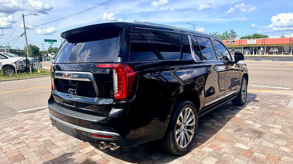 2022 GMC Yukon Image 27