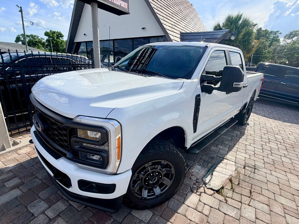 2023 Ford F-350 Image 2