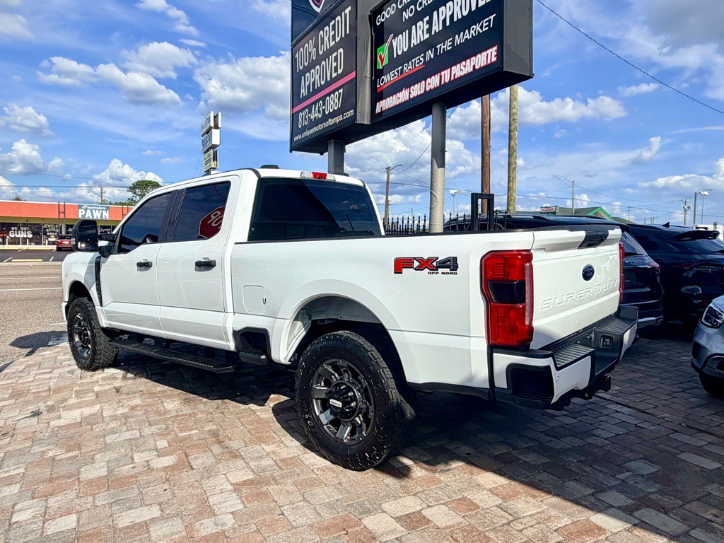 2023 Ford F-350 Image 6