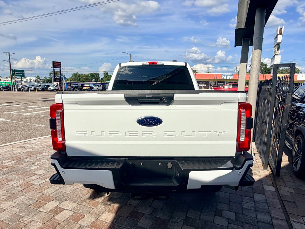 2023 Ford F-350 Image 7