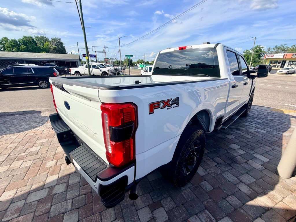 2023 Ford F-350 Image 8