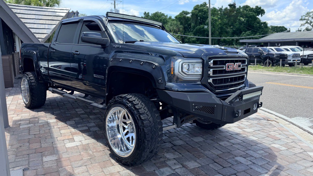 2017 GMC Sierra Image 9