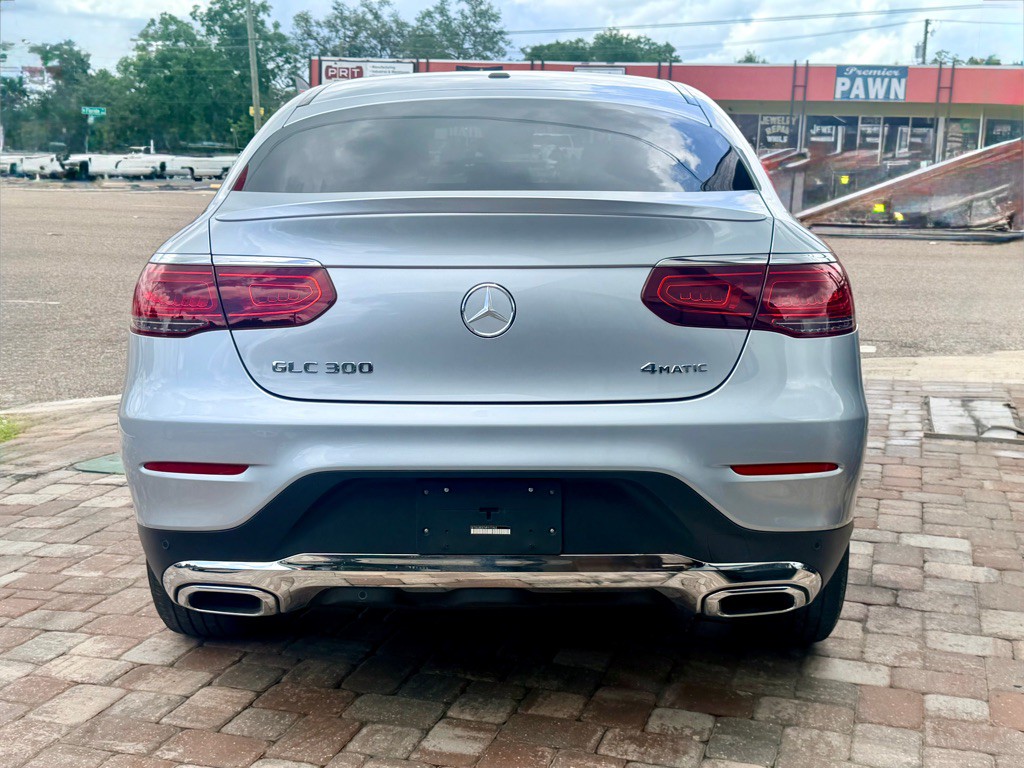 2021 Mercedes-Benz GLC-Class Image 9