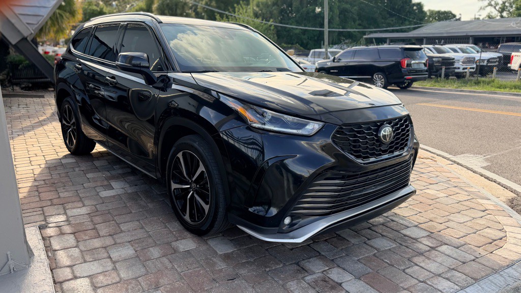 2021 Toyota Highlander Image 2
