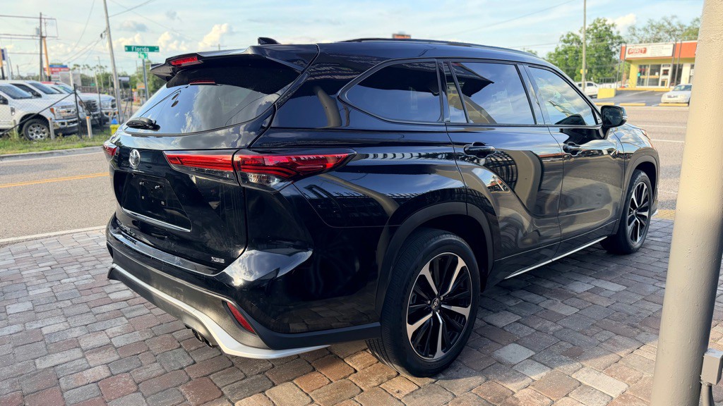 2021 Toyota Highlander Image 8