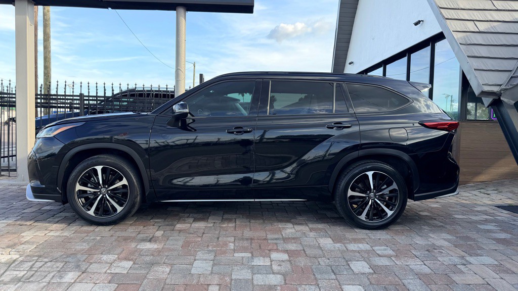 2021 Toyota Highlander Image 10
