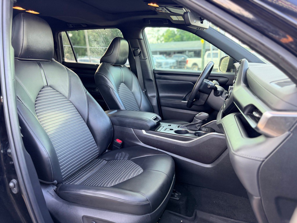 2021 Toyota Highlander Image 12