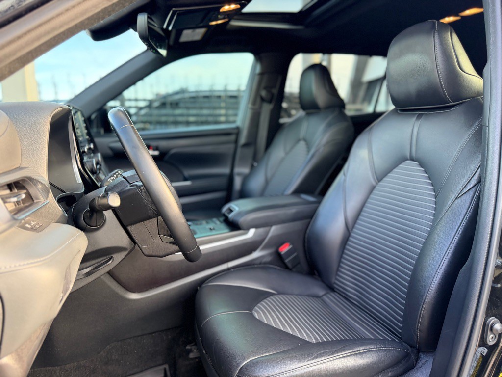 2021 Toyota Highlander Image 14