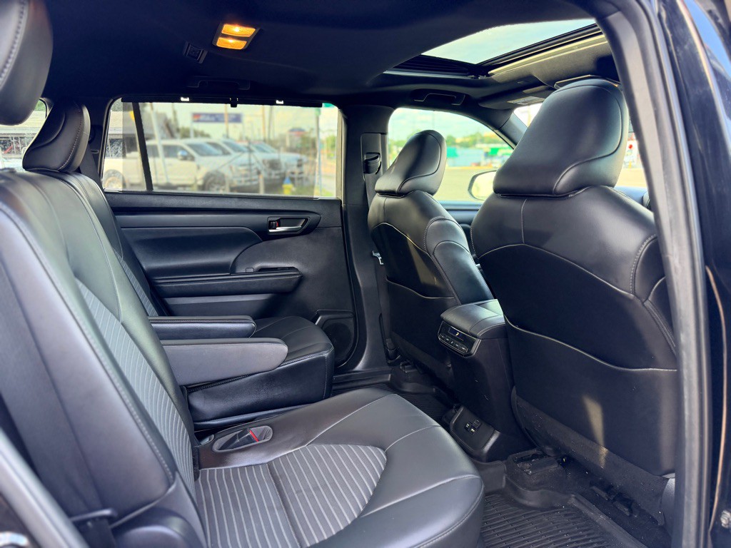 2021 Toyota Highlander Image 15
