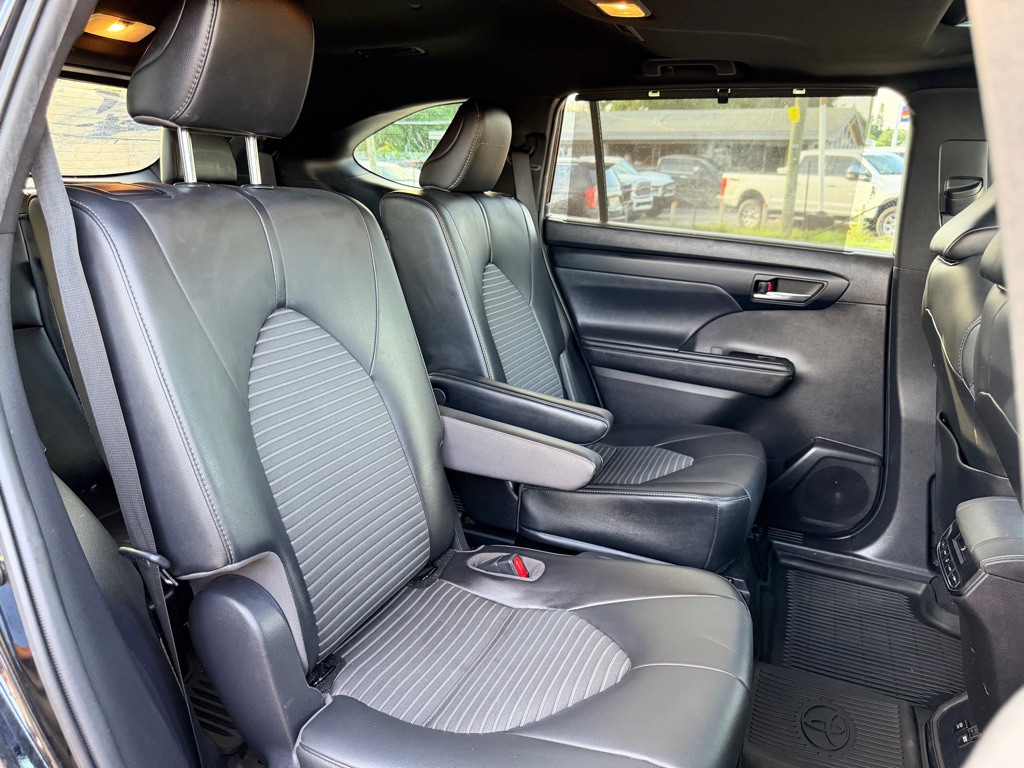 2021 Toyota Highlander Image 16