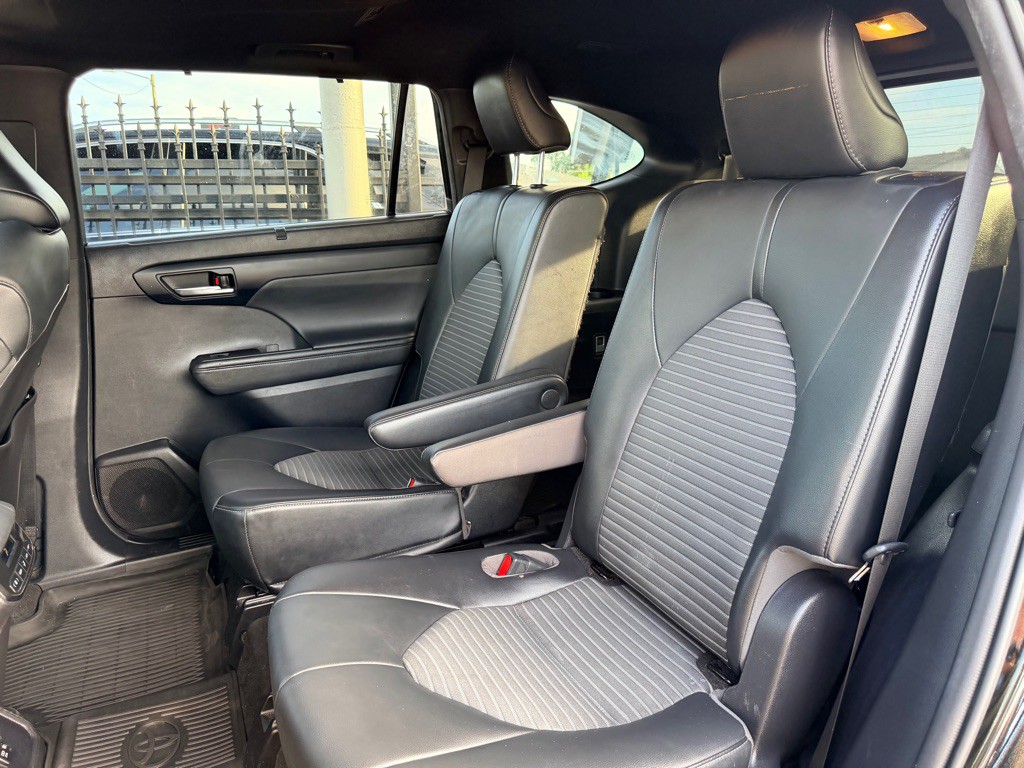 2021 Toyota Highlander Image 17
