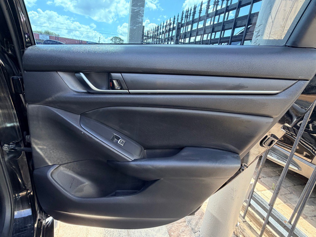 2021 Honda Accord Image 31