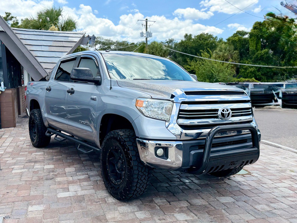 2017 Toyota Tundra Image 2