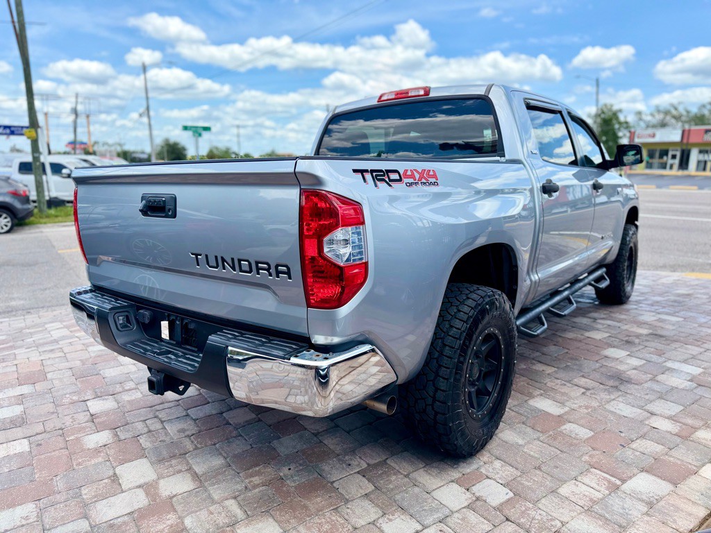 2017 Toyota Tundra Image 8