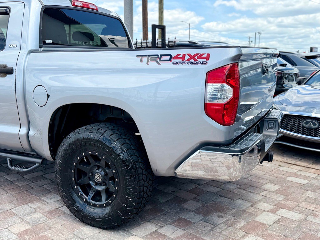 2017 Toyota Tundra Image 11
