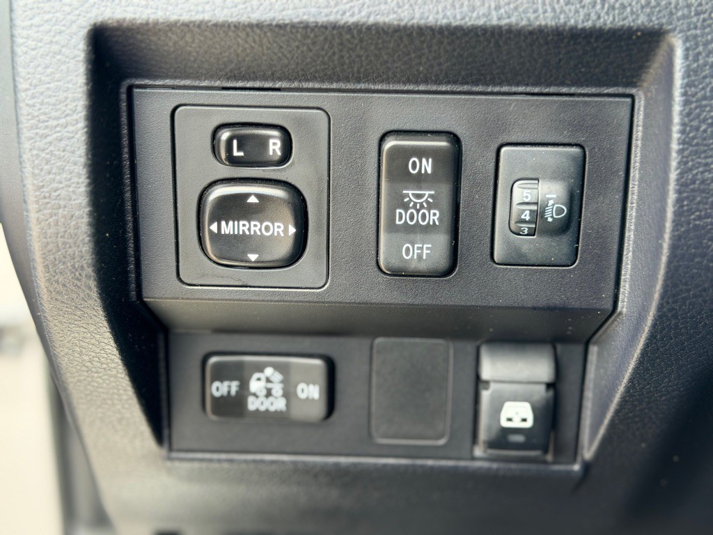 2017 Toyota Tundra Image 19