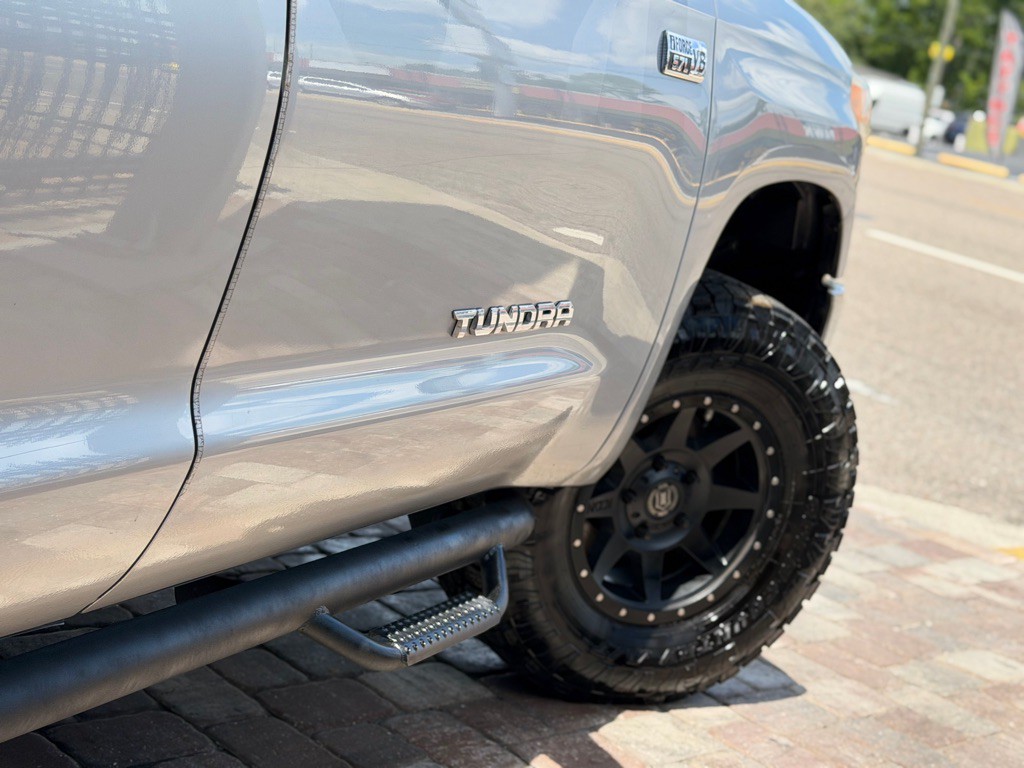 2017 Toyota Tundra Image 28