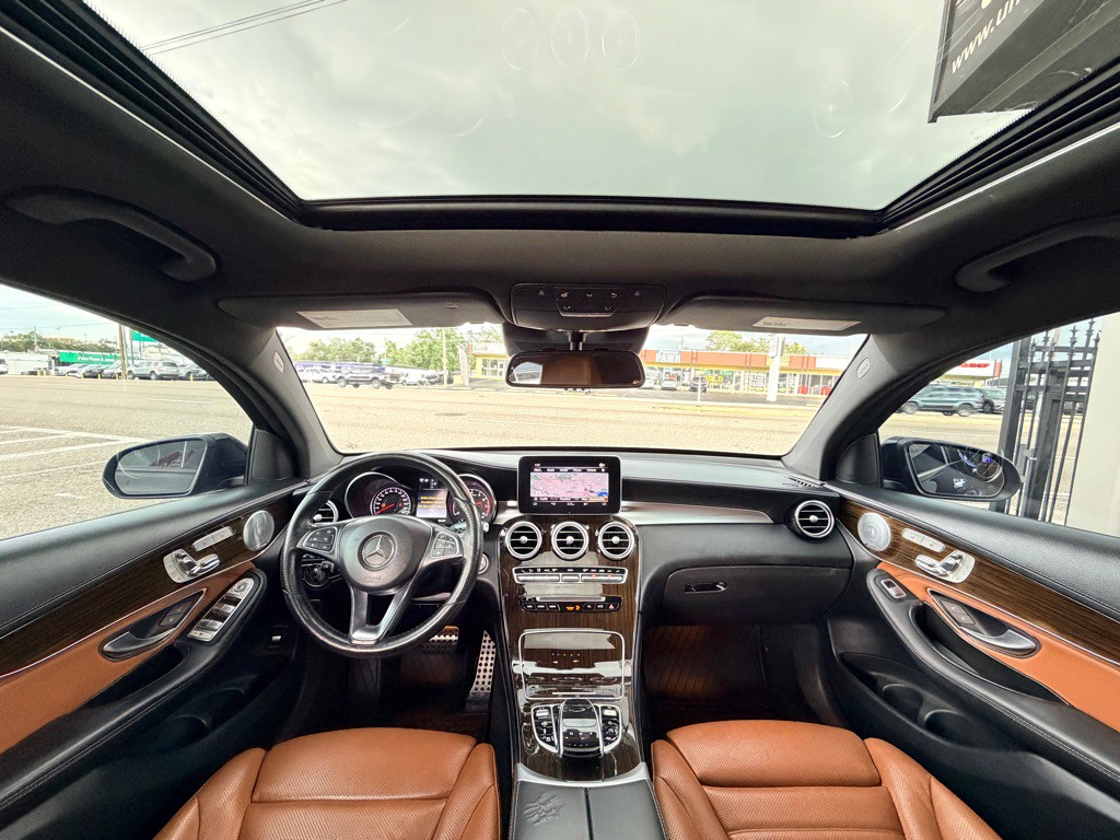 2018 Mercedes-Benz GLC-Class Image 12