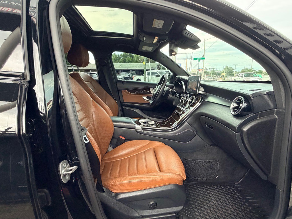 2018 Mercedes-Benz GLC-Class Image 20