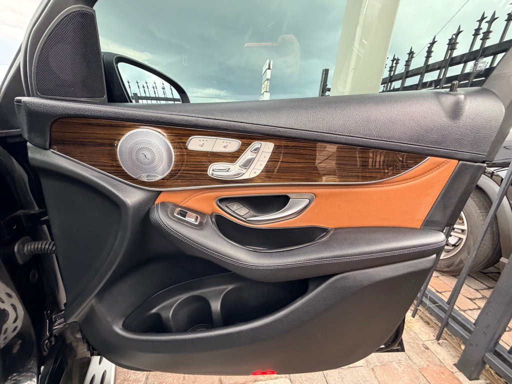 2018 Mercedes-Benz GLC-Class Image 28