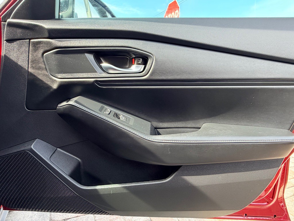 2025 Honda Accord Image 35