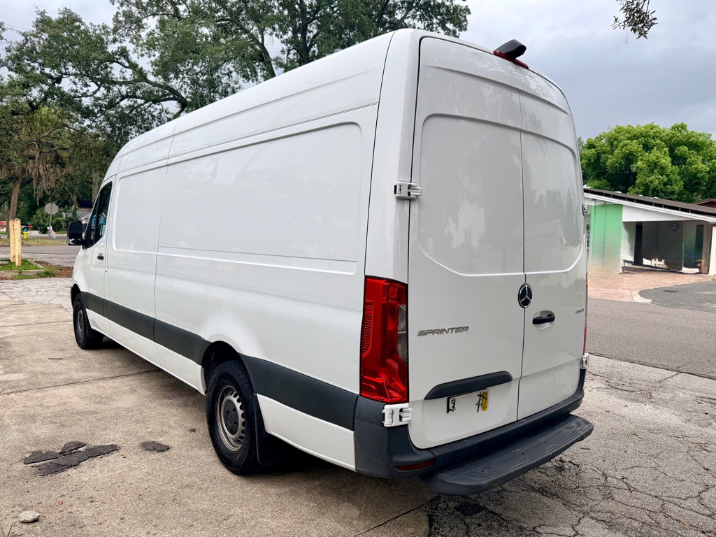 2023 Mercedes-Benz Sprinter Image 9