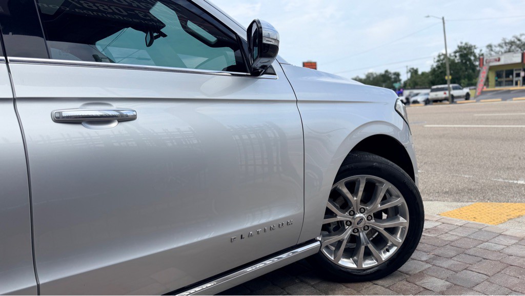 2019 Ford Expedition Image 2