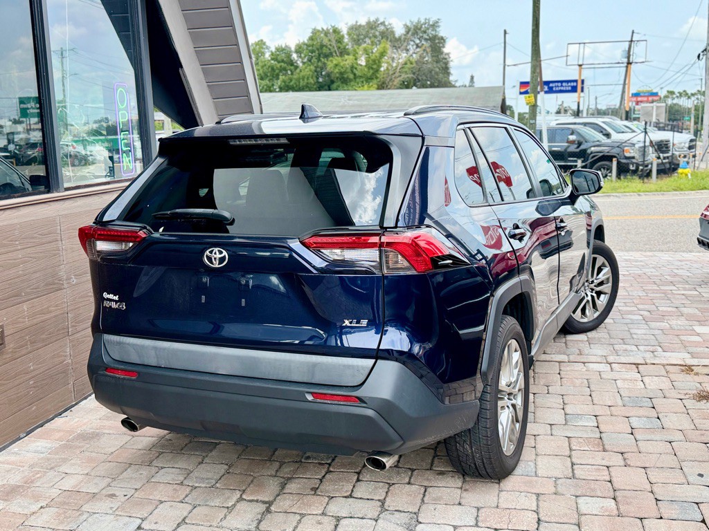 2020 Toyota Rav4 Image 2