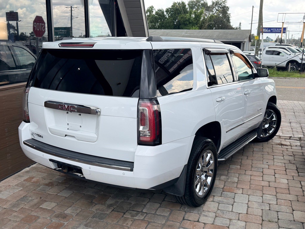 2020 GMC Yukon Image 2