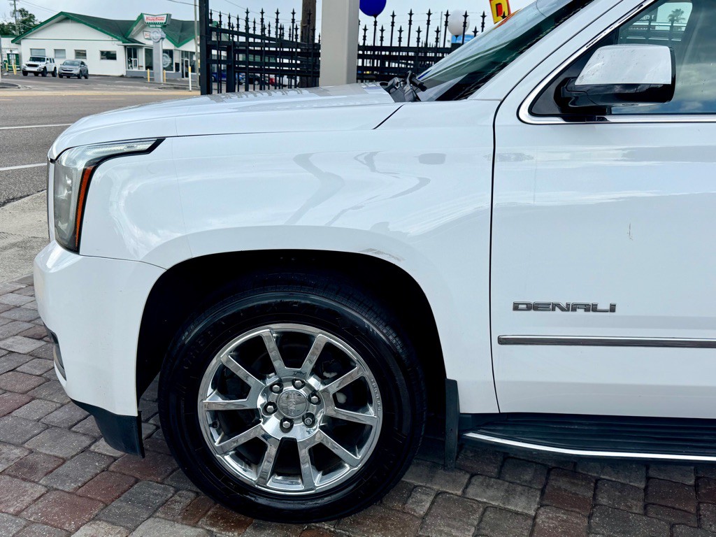 2020 GMC Yukon Image 14
