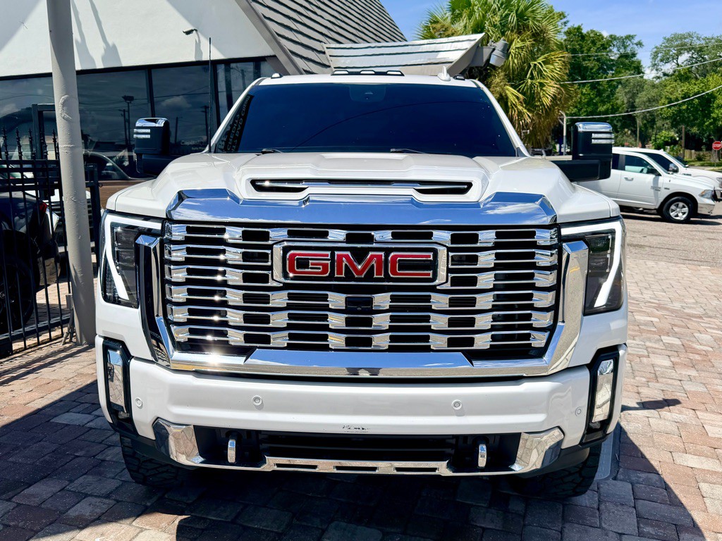2024 GMC Sierra Image 4