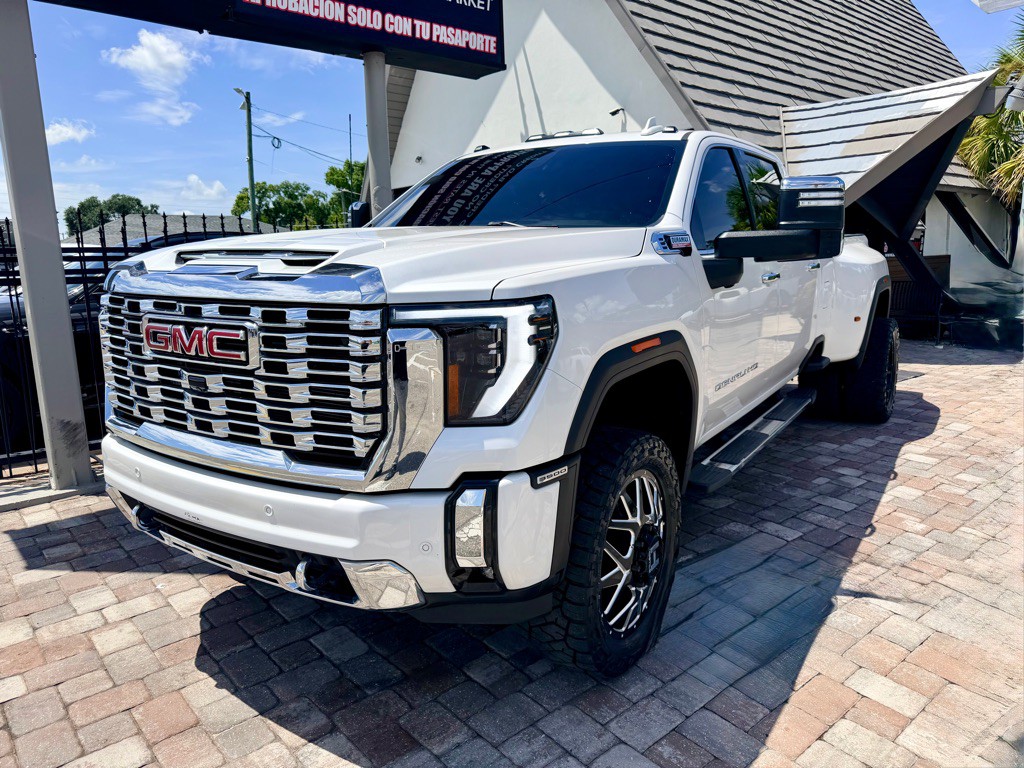 2024 GMC Sierra Image 5